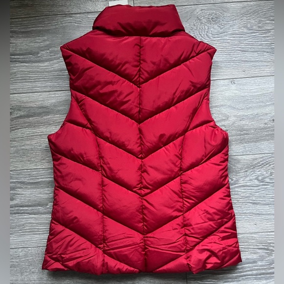 NEW Cole Haan Signature Red Puffer Vest Size XS Outdoor Warm Winter Hiking - Picture 2 of 8